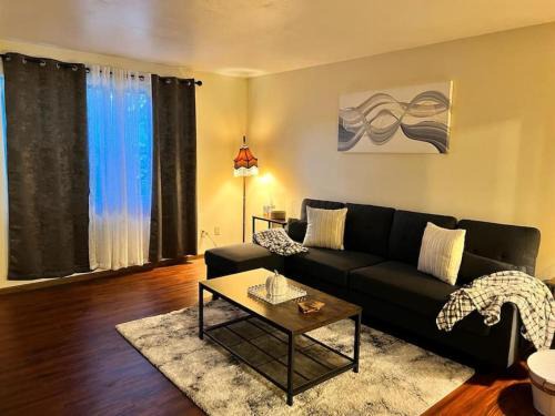 Orange Prairie Apartment | Quiet Cozy 2BR APT Black out Curtains