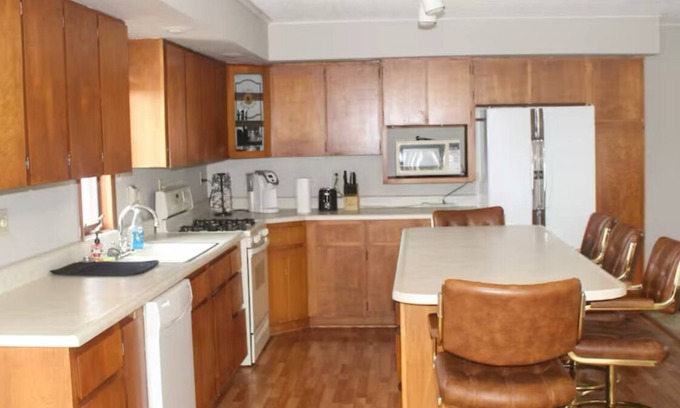 Columbia House | Quiet Escape Near Rathbun Lake & Public Hunting Grounds