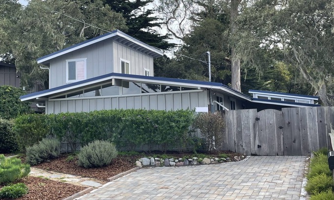 Monterey House | Quiet, Family Friendly Coastal Retreat