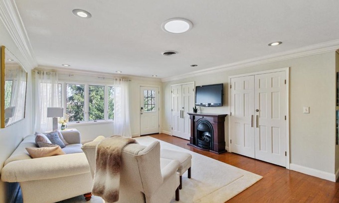 Long Green Apartment | Quiet Getaway in Gated Community! Private Deck and BBQ - 18 Mi to Downtown Baltimore condo