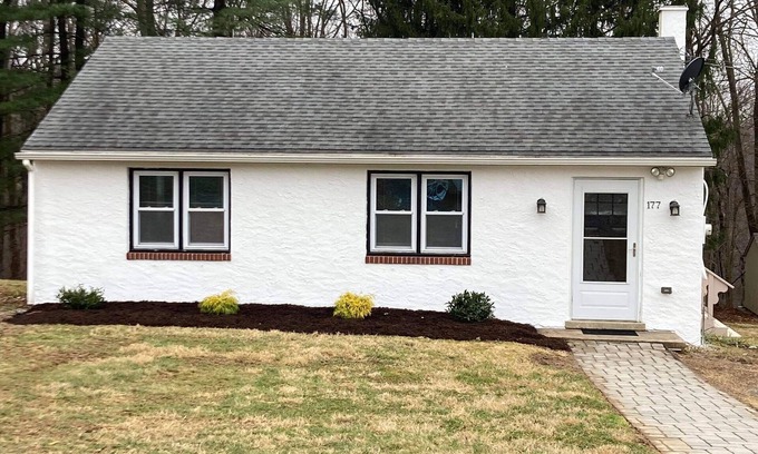 Wagontown House | Quiet home, centrally located in Lancaster County!