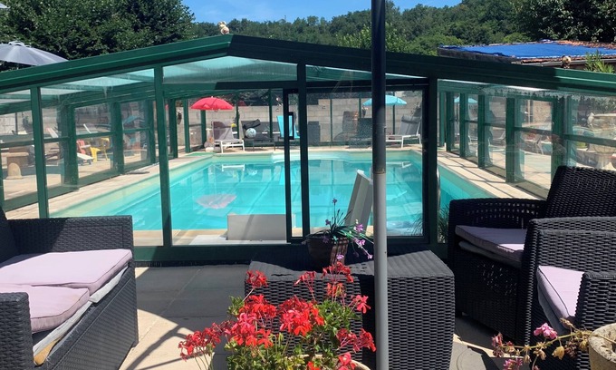 Aubin House | Quiet house of happiness with swimming pools