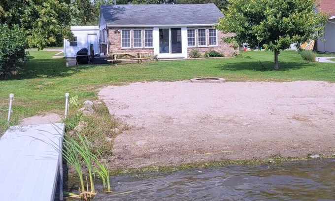 Brighton House | Quiet lakefront home, Ore Lake, Nature's Oasis