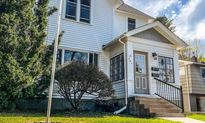 Stillwater House | Quiet Living in the Heart of Stillwater!