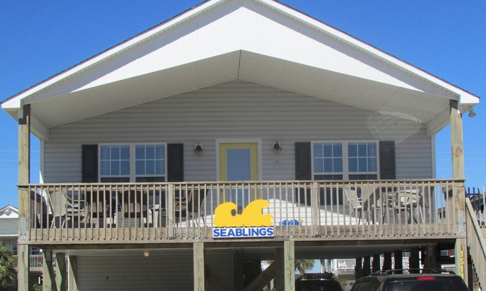 Surf City House | Quiet location, Beach access, Pet Friendly, Wifi, Wide beach, great for fishing!