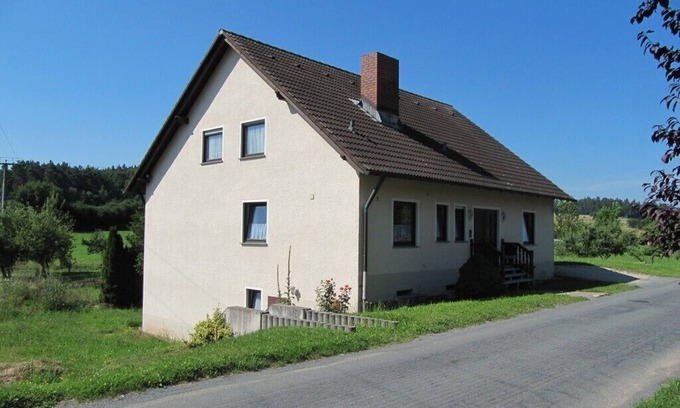 Buchelberg Apartment | quiet location on the outskirts, spacious apartment, close to nature