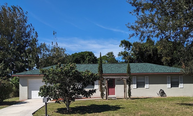 Port Saint Lucie House | Quiet neighborhood, short drive to the best of Treasure Coast! Summer only $89!