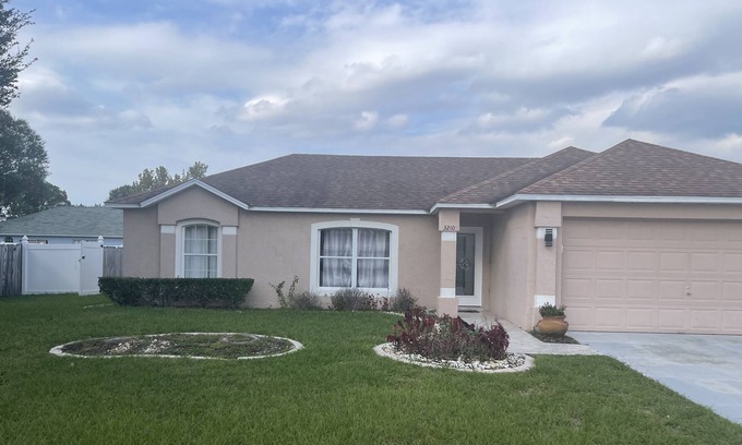 Timbercrest House | Quiet neighborhood close to beach and theme parks!!!