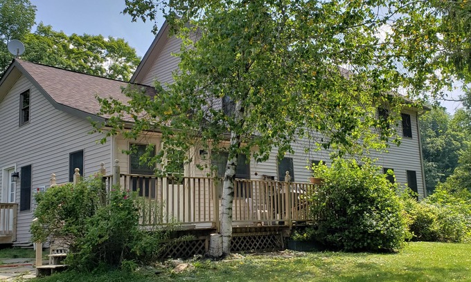Lakewood Other | Quiet Peaceful Remodeled Farmhouse