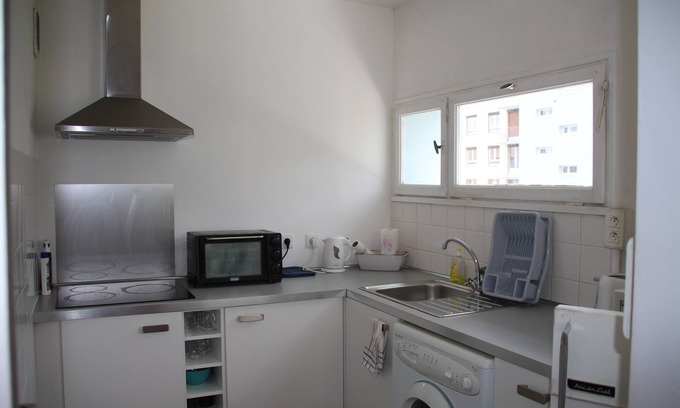 Poussots House | Quiet room in shared apartment