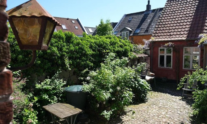 Øgadekvarteret Apartment | Quiet room with a lovely view