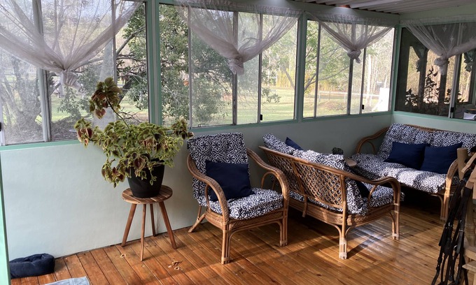 Esk House | Quiet rural property in the koala belt, pet friendly