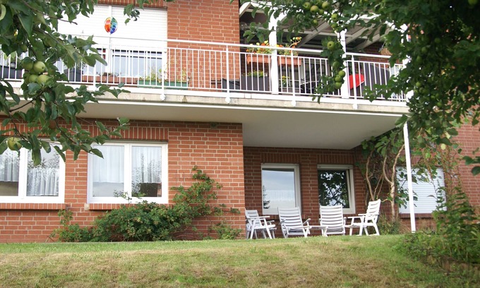 Frankenberg Apartment | quiet single-storey apartment with garden, free WiFi, private atmospheree