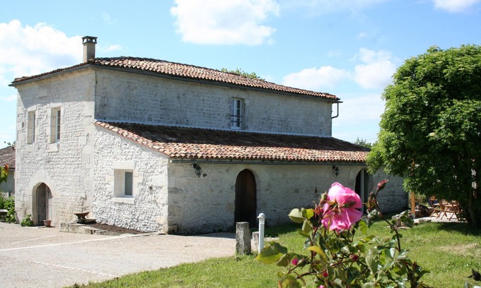La Jard House | QUIET, SPACIOUS 3* GITE WITH MAGNIFICENT VIEWS OVER THE COUNTRYSIDE, SHOWER IN EACH ROOM