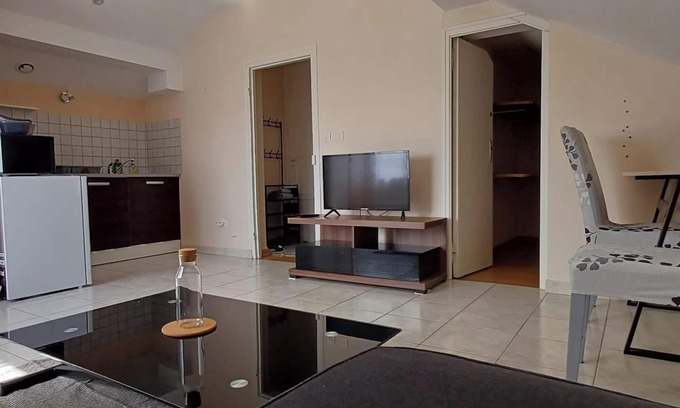 Soisy-sur-Ecole Apartment | Quiet studio for rent