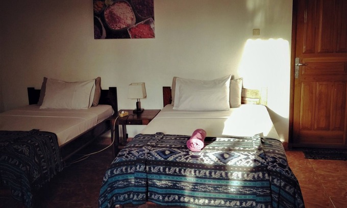 Tukad Mungga Bed & Breakfast | Quiet Twin Room Overlooking the Ricefields located in Lovina on the North Coast