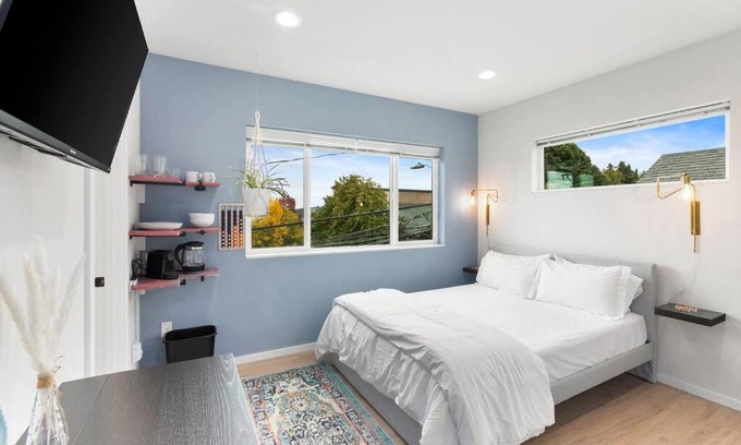 Whittier Heights Apartment | Quinn's sweet suite - Micro Studio - 91Walkscore