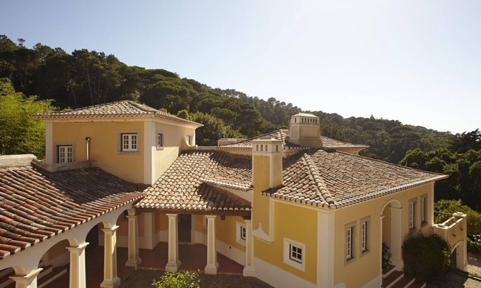 Monserrate House | Quinta Matalva Main House -styish and secluded villa with pool, view and gardens