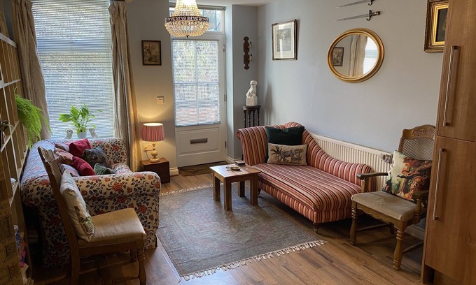 Macclesfield Apartment | Quirky town centre apartment with river terrace