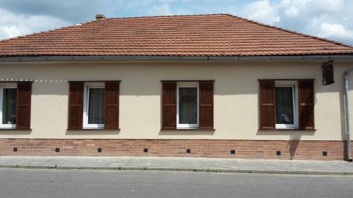 Tokaj House | Réka Vendéghàz