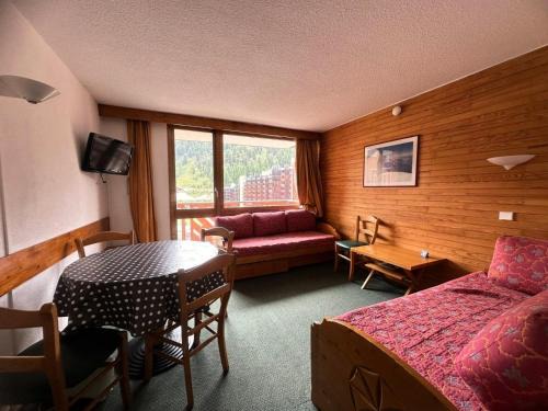 Macot-la-Plagne Apartment | Résidence Carroley A - Appartement agréable · Cœur de station · Vue pistes · Balcon MAE-3671