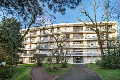 Fontenay-aux-Roses Apartment | Résidence du Parc