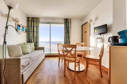 Pornichet Apartment | Résidence Les Océanes - maeva Home - Appartement 2 pièces 6 personnes Confort - vue mer MAE-9582