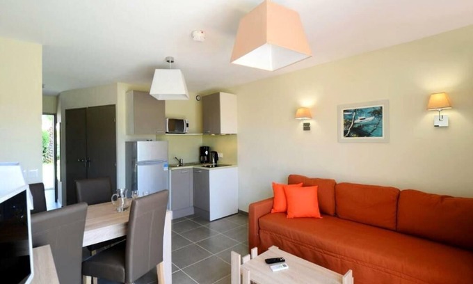 Salleles-d'Aude Apartment | Résidence Odalys Côté Canal - 2 Room Cabin 6 People