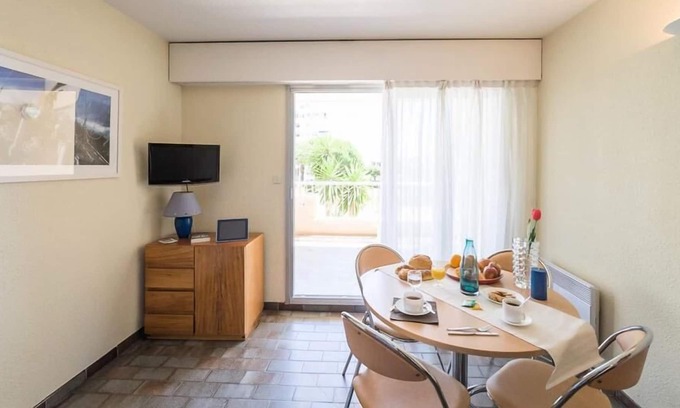 Toulon - Hyeres Apartment | Résidence Pierre & Vacances Hyères Port - Studio 4 People - 1 night - Port view
