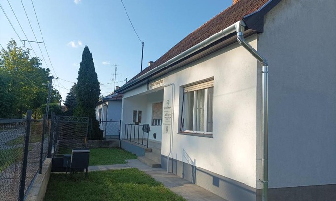 Kiskunhalas House | Róza Vendégház