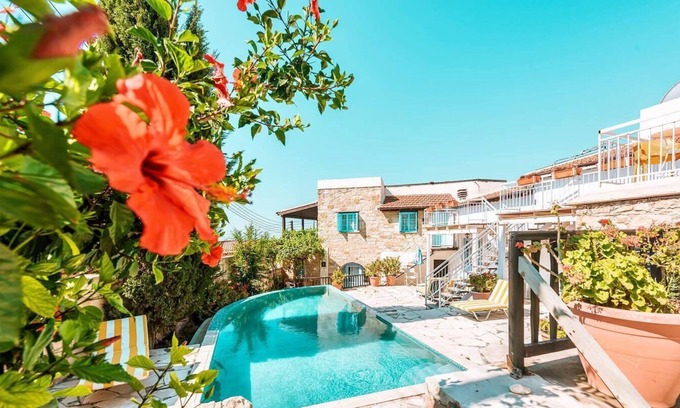 Tochni Apartment | R 1128 Toby’s Studio Standard Apartment / Tochni With Break Fast, Central Heating & Private Balcony