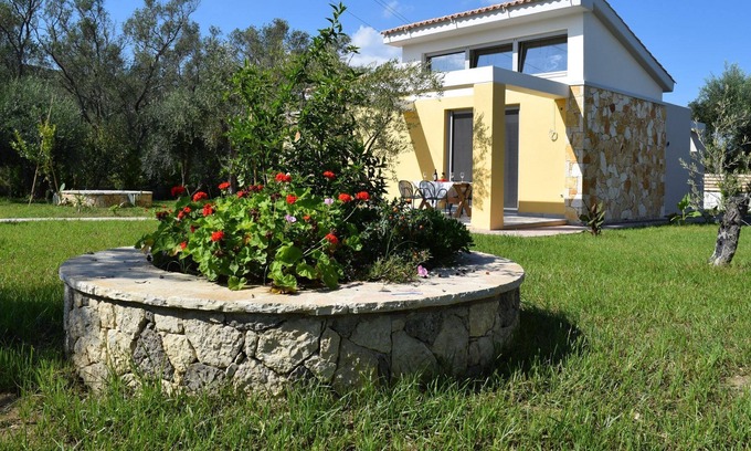 Messonghi Villa | R 3077 Villa Farley With Air Conditioning ,Garden View & Soundproof Windows.
