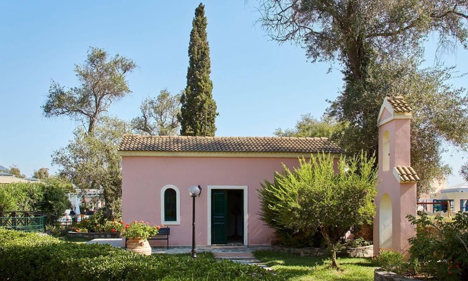 Messonghi Apartment | R 989 Eustacio Apartment with Garden View, Volleyball & Golf - full board