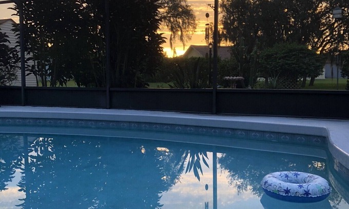 Sun 'N Lake Bed & Breakfast | RAE’S PLACE Bed & Breakfast