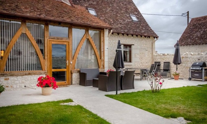 Cussay House | Rainbow Arch - Lovely Gite in Stunning Surroundings, Les Arches de Muschamp