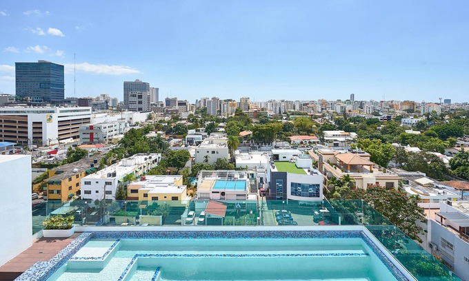 Downtown Santo Domingo Apartment | Ralp Santo Domingo apartment with pool and gym