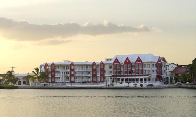Flores Hotel | Ramada by Wyndham Tikal Isla de Flores