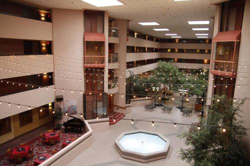Tucson Hotel | Ramada by Wyndham Viscount Suites Tucson East