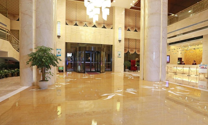 Xinluo District Hotel | Ramada Longyan