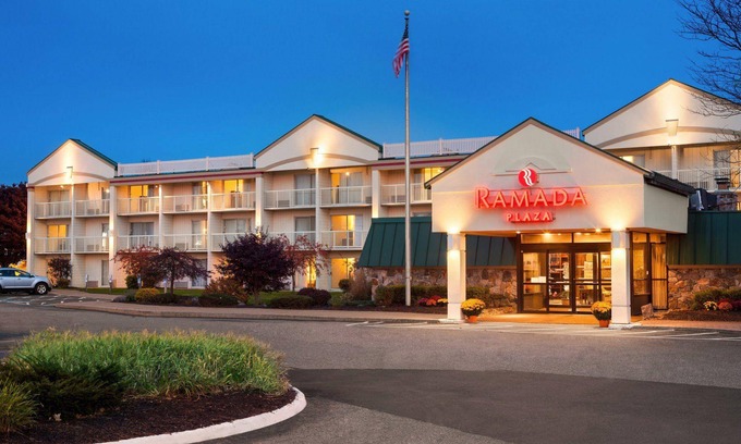 Nasons Corner Hotel | Ramada Plaza by Wyndham Portland