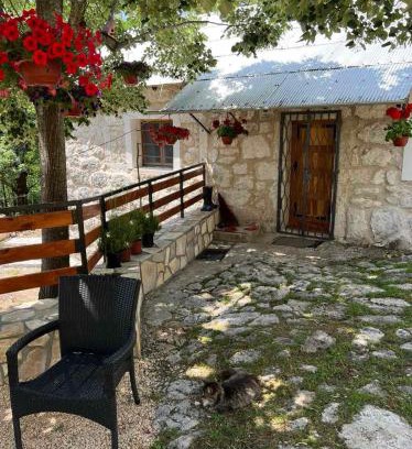 Niksic Cabin | Ranch below Ostrog
