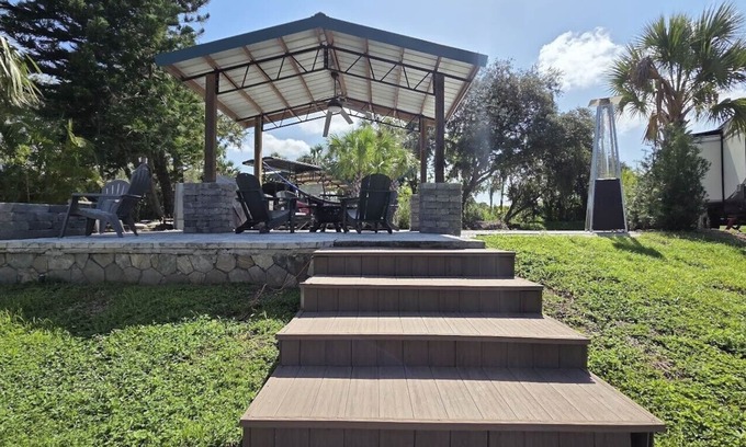 River Ranch RV Rental | RanchLife Waterfront RV Lot w Dock!