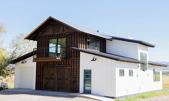 Bozeman House | Rare Find | Mountain View & 3 Miles to MSU/Main St