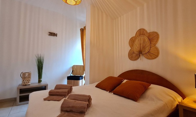 Serra-di-Ferro Villa | Rare villa with sea view: * pedestrian residence: heated pool, sea, maquis.