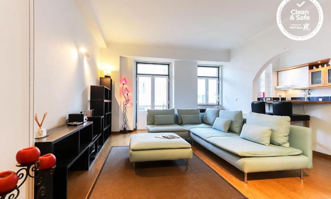 Santa Isabel Apartment | Rato Elegant by Homing