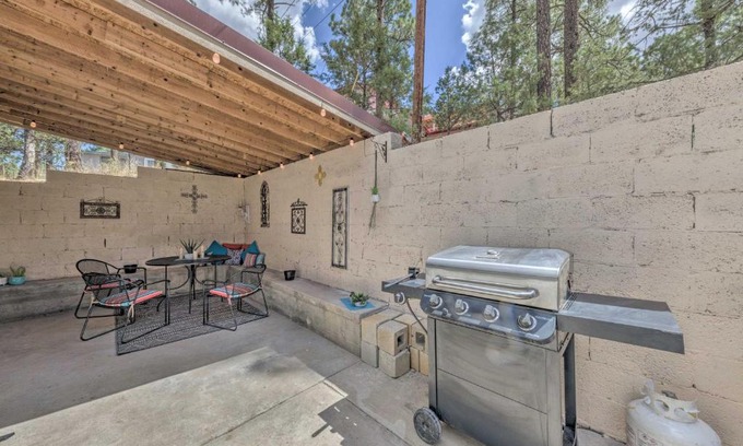 Ruidoso House | Raven Hill Retreat about Close to Midtown!
