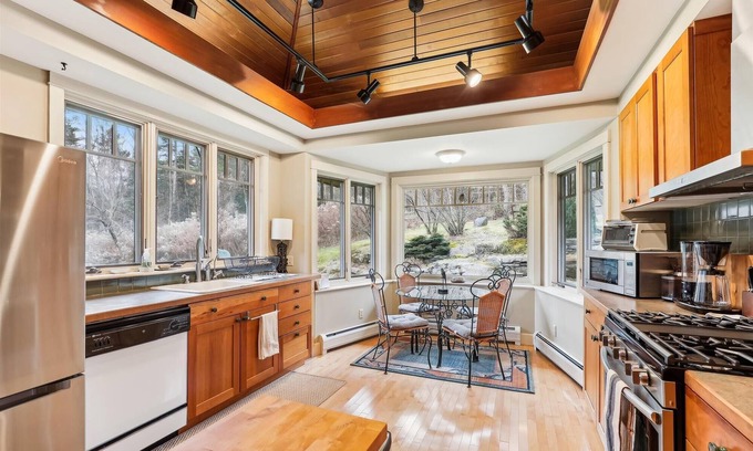 Stowe Hollow House | Raven's Nest: 2 br, wood fireplace, gazebo, privacy!