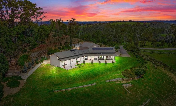 Razorback Other | Razorback Mountain Retreat - Amazing Views and Tranquility