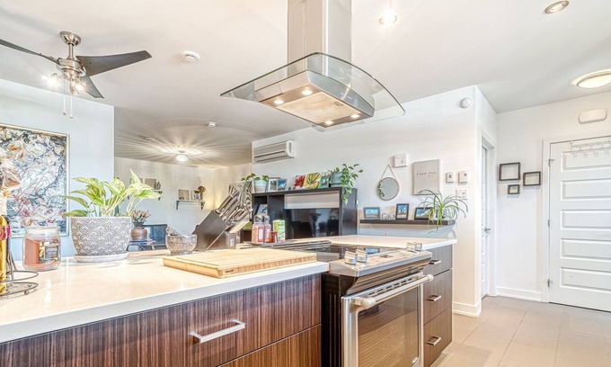 Plateau Condo | Ready to move in Loft - 10km from Downtown Ottawa