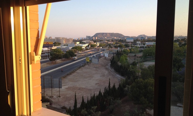 San Juan de Alicante Condo | Recently built apartment, views of the castle of Santa Bárbara and gardens.